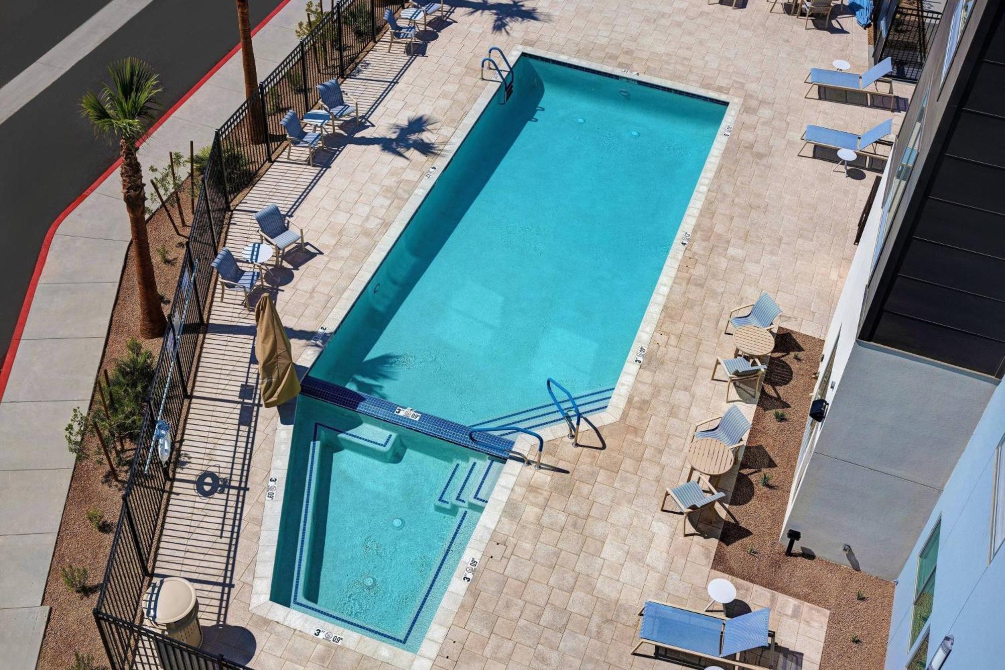 Towneplace Suites By Marriott Phoenix Glendale Sports & Entertainment District Exteriér fotografie